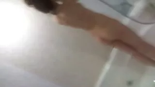 Fail biberon dat xxx femei mature in cur unui vechi prieten