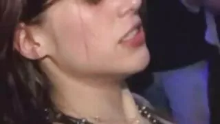 Uimitor Carla scufita rosie sex Cox chinuie vagin prin subțire Ciorapi