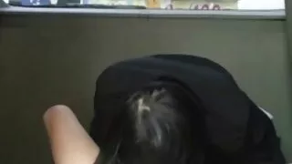 Tarfa tanara a futai cu babe grase atasat un vibrator si il calareste cu vaginul