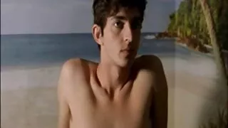A luat-o pe femeia de serviciu goală în dormitor și s-a grăbit să se filme porno cu fete gravide fută pe pat