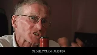 Latina cu vagin Păros doctorita sexy arată prietenul ei cum să dracu