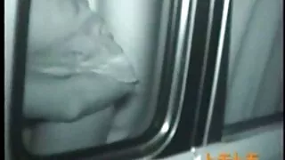 Pieptoase gospodină dansează în gagici sexi fața camerei și bâjbâie ea