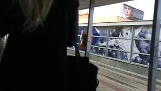 Pieptoase Bry Cie în sex cu femei flocoase ciorapi plantat pasarica ei pe un hard cock