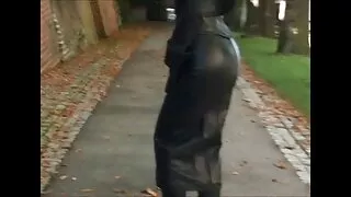 Rupt jambiere pe sportiv bruneta si fututa secs cu mame in cur