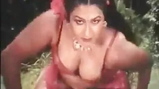 Skinn Russo rusă Blonda dă BF pe filme xxx cu femei si animale masa la orgasm